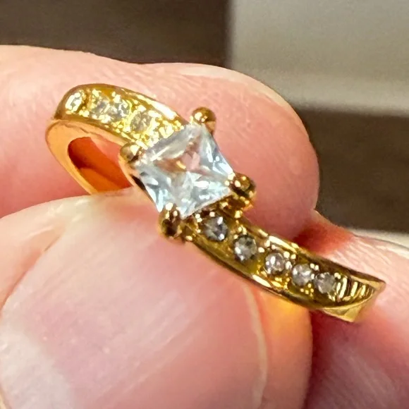 Classic & Stylish Luxurious Square Synthetic Zirconia Ring. - Picture 1 of 7